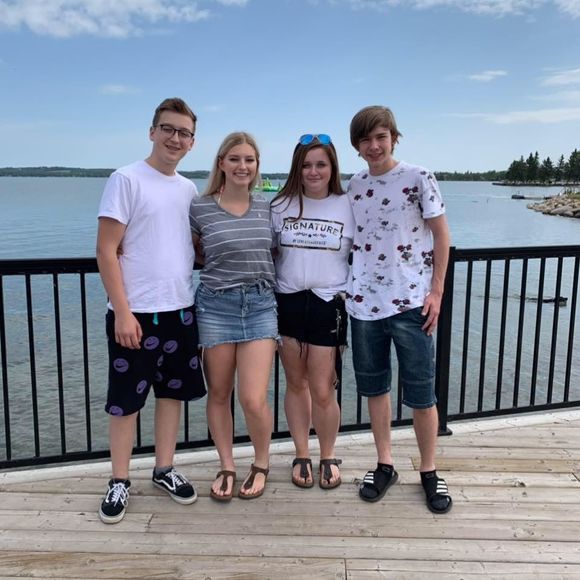 Meet your Posher, Leah - Picture 1 of 1